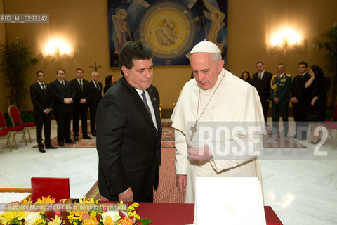 Città del Vaticano 29 04 2014. Udienza privata di Papa Francesco al Presidente della Repubblica del Paraguay Horacio Manuel CARTES JARA. . ©Riccardo Musacchio & Flavio Ianniello/Rosebud2