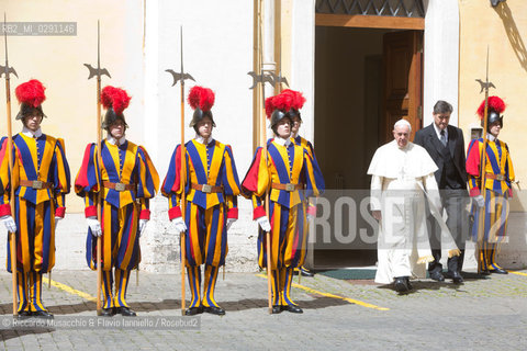 Città del Vaticano 29 04 2014. Udienza privata di Papa Francesco al Presidente della Repubblica del Paraguay Horacio Manuel CARTES JARA. .Nella foto: il Papa alluscita di Santa Marta accompagnato da Sandrone il suo aiutante di camera.. ©Riccardo Musacchio & Flavio Ianniello/Rosebud2