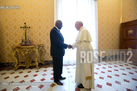 Citta del Vaticano 02 05 2014, Palazzo Apostolico. Papa Francesco riceve in Udienza Privata il Presidente della Repubblica di Angola, Sig. José Eduardo dos Santos.. ©Riccardo Musacchio & Flavio Ianniello/Rosebud2