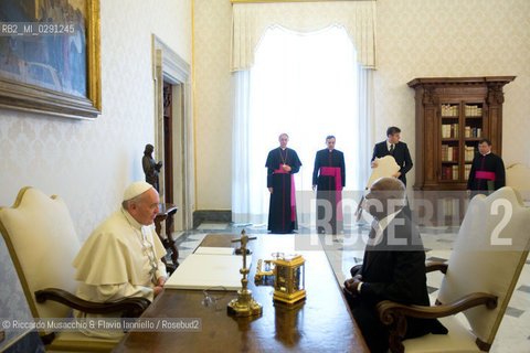 Citta del Vaticano 02 05 2014, Palazzo Apostolico. Papa Francesco riceve in Udienza Privata il Presidente della Repubblica di Angola, Sig. José Eduardo dos Santos.. ©Riccardo Musacchio & Flavio Ianniello/Rosebud2
