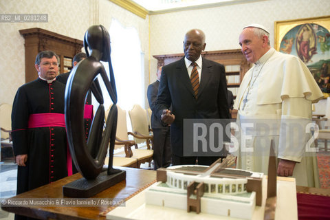 Citta del Vaticano 02 05 2014, Palazzo Apostolico. Papa Francesco riceve in Udienza Privata il Presidente della Repubblica di Angola, Sig. José Eduardo dos Santos.. ©Riccardo Musacchio & Flavio Ianniello/Rosebud2