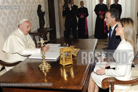 Città del Vaticano, Biblioteca 30 06 2014.Udienza del Santo Padre ai Reali di Spagna..Udienza del Santo Padre, Papa Francesco alle LL. MM. Felipe VI e Letizia Reali di Sapagna.. ©Riccardo Musacchio & Flavio Ianniello/Rosebud2