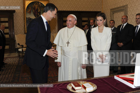 Città del Vaticano, Biblioteca 30 06 2014.Udienza del Santo Padre ai Reali di Spagna..Udienza del Santo Padre, Papa Francesco alle LL. MM. Felipe VI e Letizia Reali di Sapagna.. ©Riccardo Musacchio & Flavio Ianniello/Rosebud2