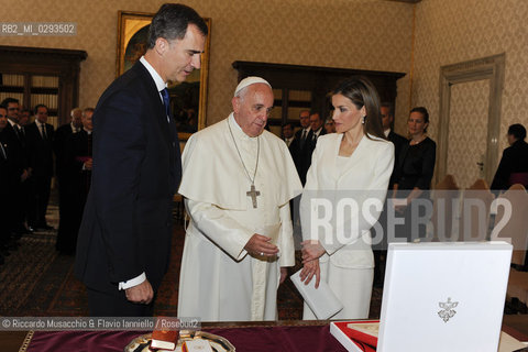 Città del Vaticano, Biblioteca 30 06 2014.Udienza del Santo Padre ai Reali di Spagna..Udienza del Santo Padre, Papa Francesco alle LL. MM. Felipe VI e Letizia Reali di Sapagna.. ©Riccardo Musacchio & Flavio Ianniello/Rosebud2