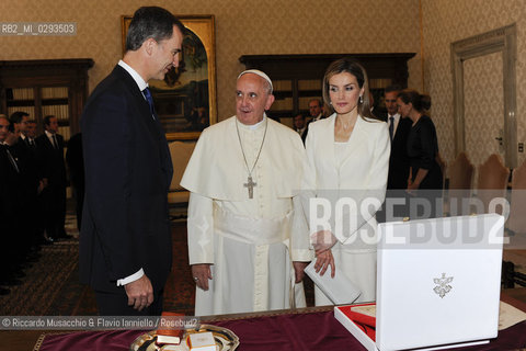 Città del Vaticano, Biblioteca 30 06 2014.Udienza del Santo Padre ai Reali di Spagna..Udienza del Santo Padre, Papa Francesco alle LL. MM. Felipe VI e Letizia Reali di Sapagna.. ©Riccardo Musacchio & Flavio Ianniello/Rosebud2