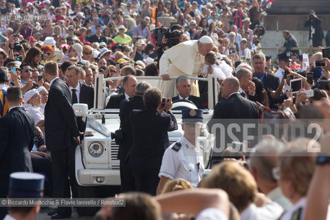 Città del Vaticano, Piazza San pietro 10 09 2014.Udienza generale Pontificia presieduta da Sua Santità Papa Francesco.. ©Riccardo Musacchio & Flavio Ianniello/Rosebud2