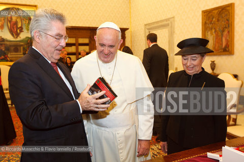 Città del Vaticano, Biblioteca 13 11 2014.Udienza del Santo Padre Francesco al Presidente di Austria, S.E. il Sig. Heinz Fischer. ©Riccardo Musacchio & Flavio Ianniello/Rosebud2