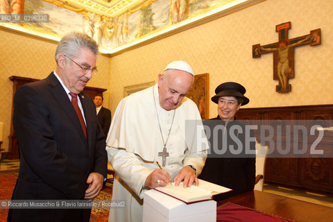 Città del Vaticano, Biblioteca 13 11 2014.Udienza del Santo Padre Francesco al Presidente di Austria, S.E. il Sig. Heinz Fischer. ©Riccardo Musacchio & Flavio Ianniello/Rosebud2