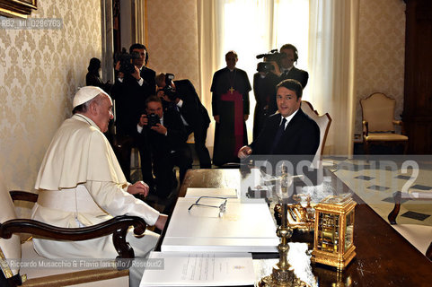Roma  13-12-2014.Papa Francesco incontra Matteo Renzi con la moglie Agnese e i tre figli nella biblioteca privata. ©Riccardo Musacchio & Flavio Ianniello/Rosebud2