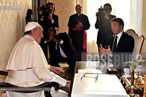 Roma  13-12-2014.Papa Francesco incontra Matteo Renzi con la moglie Agnese e i tre figli nella biblioteca privata. ©Riccardo Musacchio & Flavio Ianniello/Rosebud2