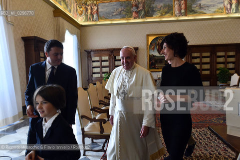 Roma  13-12-2014.Papa Francesco incontra Matteo Renzi con la moglie Agnese e i tre figli nella biblioteca privata. ©Riccardo Musacchio & Flavio Ianniello/Rosebud2