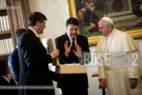 Roma  13-12-2014.Papa Francesco incontra Matteo Renzi con la moglie Agnese e i tre figli nella biblioteca privata. ©Riccardo Musacchio & Flavio Ianniello/Rosebud2