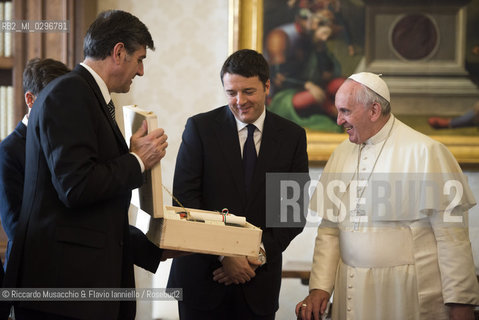 Roma  13-12-2014.Papa Francesco incontra Matteo Renzi con la moglie Agnese e i tre figli nella biblioteca privata. ©Riccardo Musacchio & Flavio Ianniello/Rosebud2