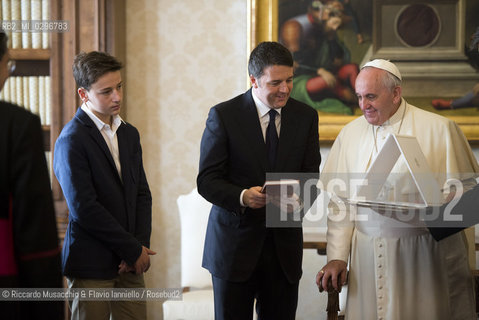 Roma  13-12-2014.Papa Francesco incontra Matteo Renzi con la moglie Agnese e i tre figli nella biblioteca privata. ©Riccardo Musacchio & Flavio Ianniello/Rosebud2