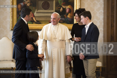 Roma  13-12-2014.Papa Francesco incontra Matteo Renzi con la moglie Agnese e i tre figli nella biblioteca privata. ©Riccardo Musacchio & Flavio Ianniello/Rosebud2