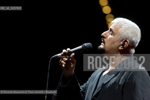 Roma, Auditorium Parco della Musica 18 07 2014. 12° Luglio suona bene 2014 .Pino Daniele, Sinfonico a metà. .Orchestra Roma Sinfonietta.diretta dal Maestro Gianluca Podio. ©Riccardo Musacchio & Flavio Ianniello/Rosebud2
