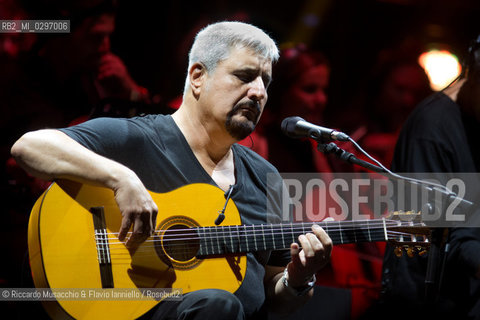Roma, Auditorium Parco della Musica 18 07 2014. 12° Luglio suona bene 2014 .Pino Daniele, Sinfonico a metà. .Orchestra Roma Sinfonietta.diretta dal Maestro Gianluca Podio. ©Riccardo Musacchio & Flavio Ianniello/Rosebud2