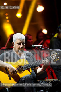 Roma, Auditorium Parco della Musica 18 07 2014. 12° Luglio suona bene 2014 .Pino Daniele, Sinfonico a metà. .Orchestra Roma Sinfonietta.diretta dal Maestro Gianluca Podio. ©Riccardo Musacchio & Flavio Ianniello/Rosebud2