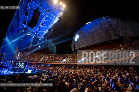 Roma, Auditorium Parco della Musica 18 07 2014. 12° Luglio suona bene 2014 .Pino Daniele, Sinfonico a metà. .Orchestra Roma Sinfonietta.diretta dal Maestro Gianluca Podio. ©Riccardo Musacchio & Flavio Ianniello/Rosebud2