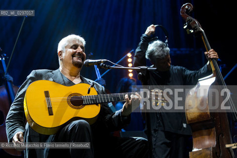 Roma, Auditorium Parco della Musica 18 07 2014. 12° Luglio suona bene 2014 .Pino Daniele, Sinfonico a metà. .Orchestra Roma Sinfonietta.diretta dal Maestro Gianluca Podio. ©Riccardo Musacchio & Flavio Ianniello/Rosebud2
