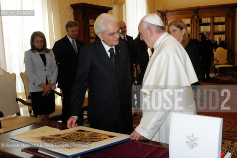 Citta del Vaticano 18 04 2015.Il Presidente della Repubblica Sergio Mattarella in udienza da Sua Santita Papa Francesco. ©Riccardo Musacchio & Flavio Ianniello/Rosebud2