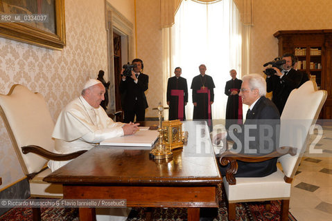 Citta del Vaticano 18 04 2015.Il Presidente della Repubblica Sergio Mattarella in udienza da Sua Santita Papa Francesco. ©Riccardo Musacchio & Flavio Ianniello/Rosebud2