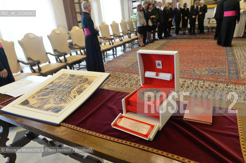 Citta del Vaticano 18 04 2015.Il Presidente della Repubblica Sergio Mattarella in udienza da Sua Santita Papa Francesco. ©Riccardo Musacchio & Flavio Ianniello/Rosebud2