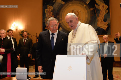 Citta del Vaticano 10 05 2015.Udienza del Santo Padre Francesco al Presidente del Consiglio di Stato e dei Ministri della Repubblica di Cuba, S.E. il Sig. Raul Castro.. ©Riccardo Musacchio & Flavio Ianniello/Rosebud2