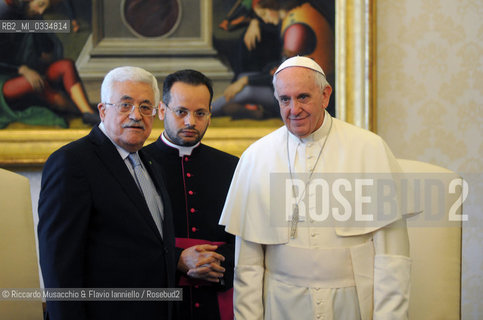 Città del Vaticano, 16 maggio 2015.Il Santo Padre Francesco ha ricevuto in Udienza S.E. il Sig. Mahmoud Abbas, Presidente dello Stato di Palestina, Biblioteca privata.. ©Riccardo Musacchio & Flavio Ianniello/Rosebud2