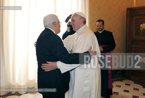 Città del Vaticano, 16 maggio 2015.Il Santo Padre Francesco ha ricevuto in Udienza S.E. il Sig. Mahmoud Abbas, Presidente dello Stato di Palestina, Biblioteca privata.. ©Riccardo Musacchio & Flavio Ianniello/Rosebud2