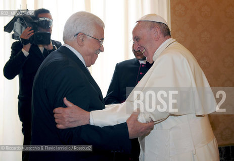 Città del Vaticano, 16 maggio 2015.Il Santo Padre Francesco ha ricevuto in Udienza S.E. il Sig. Mahmoud Abbas, Presidente dello Stato di Palestina, Biblioteca privata.. ©Riccardo Musacchio & Flavio Ianniello/Rosebud2