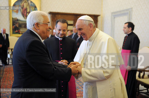 Città del Vaticano, 16 maggio 2015.Il Santo Padre Francesco ha ricevuto in Udienza S.E. il Sig. Mahmoud Abbas, Presidente dello Stato di Palestina, Biblioteca privata.. ©Riccardo Musacchio & Flavio Ianniello/Rosebud2