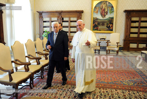 Città del Vaticano, 16 maggio 2015.Il Santo Padre Francesco ha ricevuto in Udienza S.E. il Sig. Mahmoud Abbas, Presidente dello Stato di Palestina, Biblioteca privata.. ©Riccardo Musacchio & Flavio Ianniello/Rosebud2