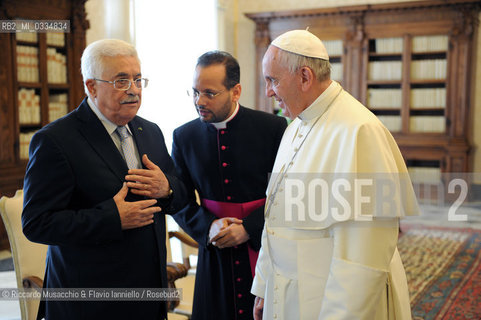 Città del Vaticano, 16 maggio 2015.Il Santo Padre Francesco ha ricevuto in Udienza S.E. il Sig. Mahmoud Abbas, Presidente dello Stato di Palestina, Biblioteca privata.. ©Riccardo Musacchio & Flavio Ianniello/Rosebud2