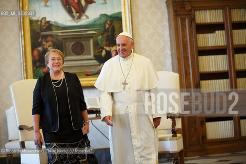 Città del Vaticano, Biblioteca 05 06 2015.Udienza del Santo Padre Francesco al Presidente del Cile, S.E. la Sig.ra Verónica Michelle Bachelet Jeria.. ©Riccardo Musacchio & Flavio Ianniello/Rosebud2