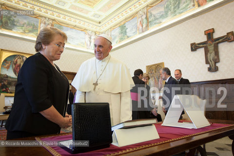 Città del Vaticano, Biblioteca 05 06 2015.Udienza del Santo Padre Francesco al Presidente del Cile, S.E. la Sig.ra Verónica Michelle Bachelet Jeria.. ©Riccardo Musacchio & Flavio Ianniello/Rosebud2