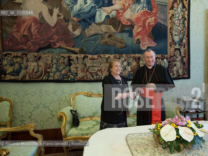 Città del Vaticano, Biblioteca 05 06 2015.Udienza del Santo Padre Francesco al Presidente del Cile, S.E. la Sig.ra Verónica Michelle Bachelet Jeria..Nella foto: il saluto di Mons. Parolin. ©Riccardo Musacchio & Flavio Ianniello/Rosebud2