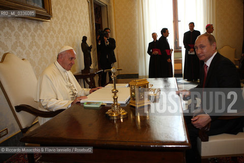 Città del Vaticano 10/06/2015.Papa Francesco incontra il Presidente della Federazione Russa Vladimir Putin.Pope Francis meets with the President of the Russian Federation Vladimir Putin. ©Riccardo Musacchio & Flavio Ianniello/Rosebud2