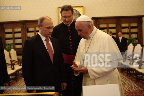 Città del Vaticano 10/06/2015.Papa Francesco incontra il Presidente della Federazione Russa Vladimir Putin.Pope Francis meets with the President of the Russian Federation Vladimir Putin. ©Riccardo Musacchio & Flavio Ianniello/Rosebud2