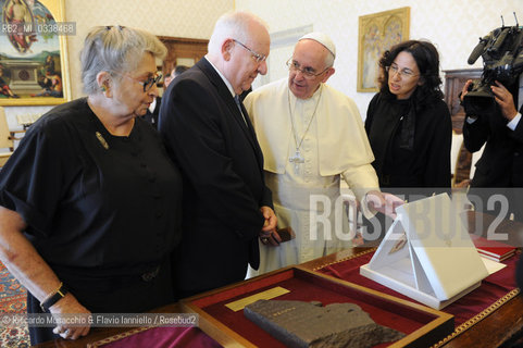 Il Santo Padre Francesco in Udienza con Sua Eccellenza il Sig. Reuven Rivlin, Presidente dello Stato d’Israele, Biblioteca Privata, Città del Vaticano, 3 settembre 2015  ©Riccardo Musacchio & Flavio Ianniello/Rosebud2