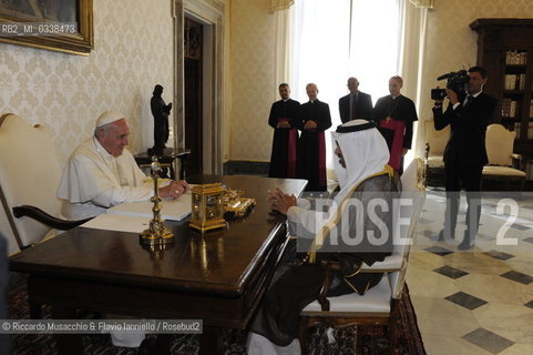 Citta del Vaticano 10 09 2015.Papa Francesco riceveil primo ministro del Kuwait, lo sceicco Jaber Mubarak Al-Hamad Al-Sabah. ©Riccardo Musacchio & Flavio Ianniello/Rosebud2