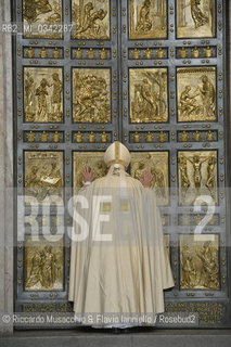 Città del Vaticano, Basilica di San Pietro 08 12 2015.Giubileo della Misericordia, Papa Francesco apre la Porta Santa..Nella foto: il Papa Emerito Benedetto XVI. ©Riccardo Musacchio & Flavio Ianniello/Rosebud2