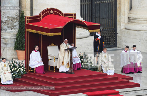 Città del Vaticano, Basilica di San Pietro 08 12 2015.Giubileo della Misericordia, Papa Francesco presiede la Santa Messa prima dell apertura della Porta Santa.. ©Riccardo Musacchio & Flavio Ianniello/Rosebud2