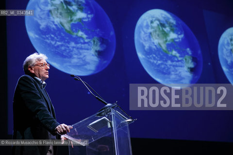 Roma, Auditorium Parco della Musica 18 02 2016.Anticipazione Festival delle Scienze 2016. “Einstein aveva ragione”.Di che cosa parliamo quando parliamo di onde gravitazionali.con: Viviana Fafone – INFN e Università di Roma Tor Vergata, collaborazione Virgo.Antonio Masiero – INFN e Università di Padova, vicepresidente INFN.Fulvio Ricci – INFN e Università di Roma Tor Vergata, coordinatore della collaborazione Virgo.Fernando Ferroni presidente dellIstituto Nazionale di Fisica Nucleare (Infn).Modera Marco Cattaneo.  ©Riccardo Musacchio & Flavio Ianniello/Rosebud2