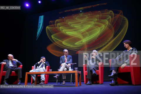 Roma, Auditorium Parco della Musica 18 02 2016.Anticipazione Festival delle Scienze 2016. “Einstein aveva ragione”.Di che cosa parliamo quando parliamo di onde gravitazionali.con: Viviana Fafone – INFN e Università di Roma Tor Vergata, collaborazione Virgo.Antonio Masiero – INFN e Università di Padova, vicepresidente INFN.Fulvio Ricci – INFN e Università di Roma Tor Vergata, coordinatore della collaborazione Virgo.Fernando Ferroni presidente dellIstituto Nazionale di Fisica Nucleare (Infn).Modera Marco Cattaneo.  ©Riccardo Musacchio & Flavio Ianniello/Rosebud2