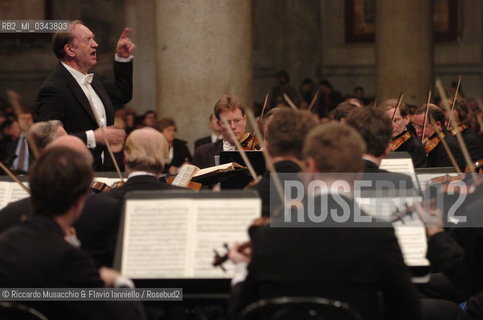 Roma 22-11-2003, Basilica di San Paolo Fuori le Mura. II Festival Internazionale di Musica ed Arte Sacra. Wiener Pilharmoniker - Arnold Schoember Choir diretti da Nikolaus Harnoncourt.  ©Riccardo Musacchio & Flavio Ianniello/Rosebud2