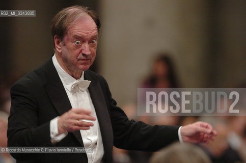 Roma 22-11-2003, Basilica di San Paolo Fuori le Mura. II Festival Internazionale di Musica ed Arte Sacra. Wiener Pilharmoniker - Arnold Schoember Choir diretti da Nikolaus Harnoncourt.  ©Riccardo Musacchio & Flavio Ianniello/Rosebud2