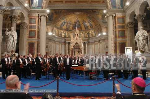 Roma 22-11-2003, Basilica di San Paolo Fuori le Mura. II Festival Internazionale di Musica ed Arte Sacra. Wiener Pilharmoniker - Arnold Schoember Choir diretti da Nikolaus Harnoncourt.  ©Riccardo Musacchio & Flavio Ianniello/Rosebud2