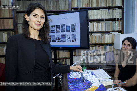 Roma, Casa Bellonci 14 06 2017.Cinquina LXXI Premio Strega .Paolo Cognetti, Wanda Marasco, Alberto Rollo, Teresa Ciabatti e Matteo Nucci..Nella foto: la Sindaca Virginia Raggi al voto. ©Riccardo Musacchio & Flavio Ianniello/Rosebud2