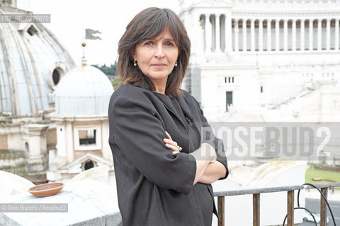 Roma 9 luglio 2013..Presentazione dei Finalisti al Premio Campiello..Nella foto: Beatrice Masini, giornalista, scrittrice, traduttrice della Saga di Harry Potter, ritratta sulla terrazza dellAssociazione Civita a Roma.. ©Rino Bianchi/Rosebud2